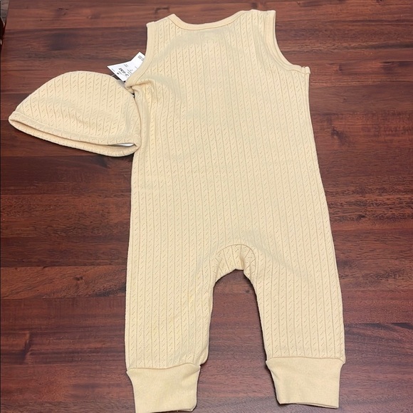 Cloud Island Yellow Knit Baby Romper with Hat Set New Size 3-6M - Picture 6 of 6